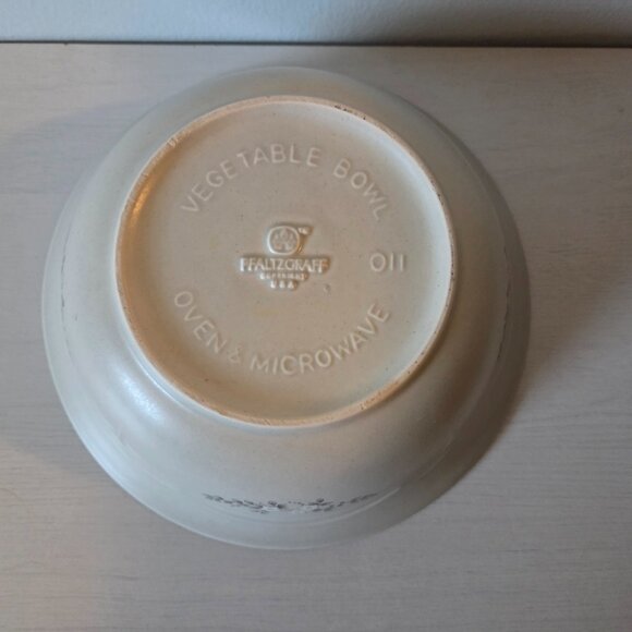 Pfaltzgraff  Heirloom  Vegetable Serving Bowl 8 1/2 Inch Vintage  #011 Floral - Picture 5 of 6